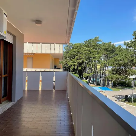 Near Shops And Апартаменты *